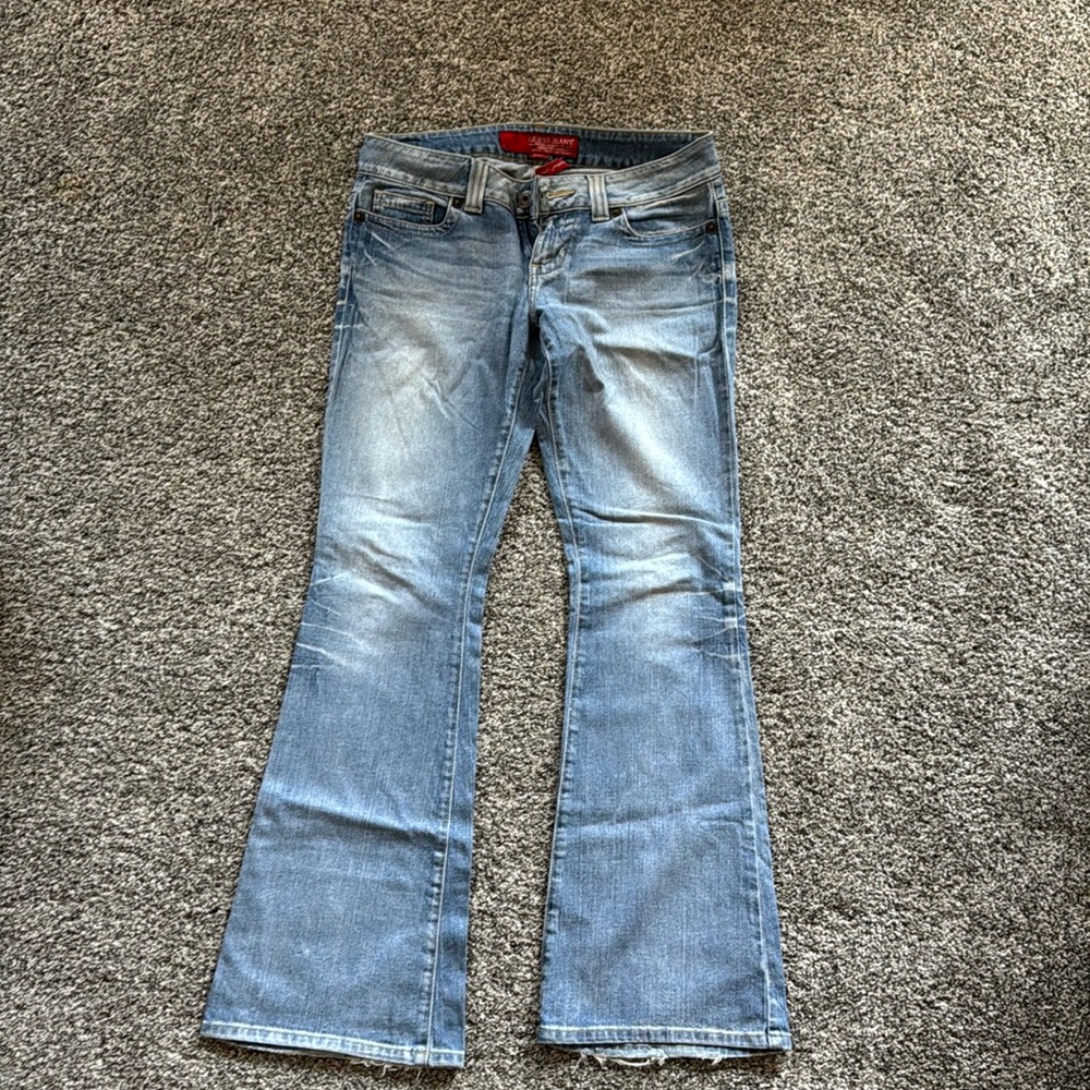 Guess Daredevil flare Jeans. Size 29. Stretch